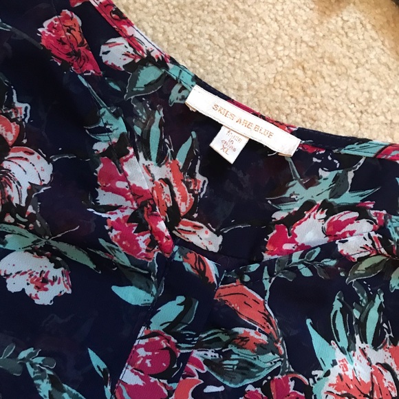 Navy Blue Floral Blouse - Picture 2 of 4